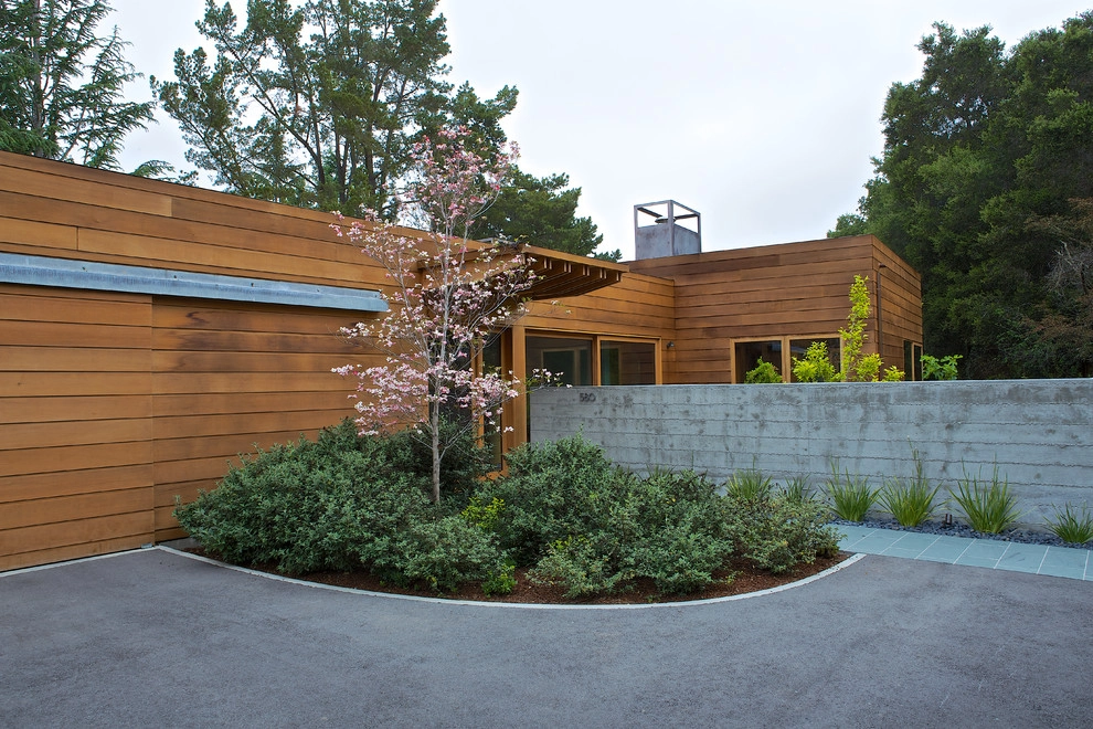Contemporary Ranch House by Terra Ferma Landscapes - Photo 2