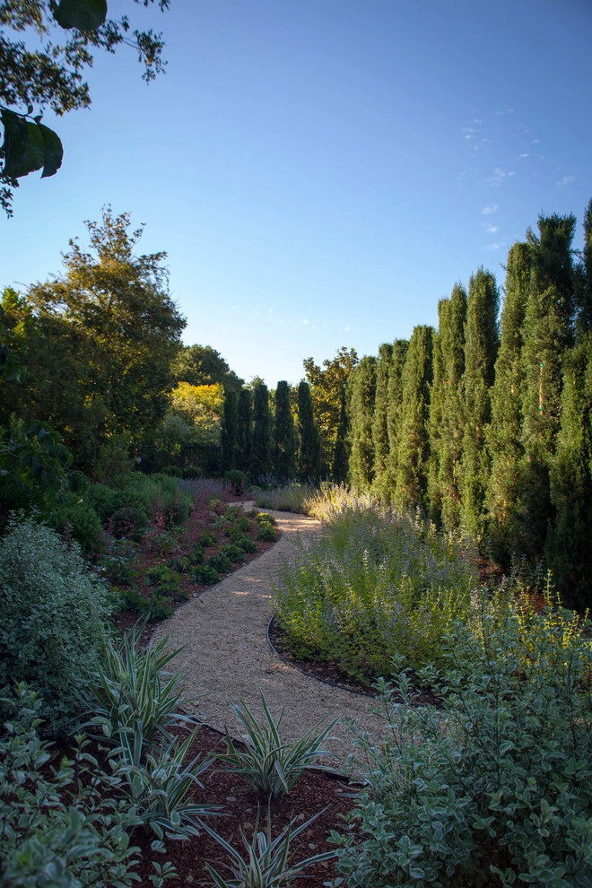 Mediterranean Estate by Terra Ferma Landscapes - Photo 3