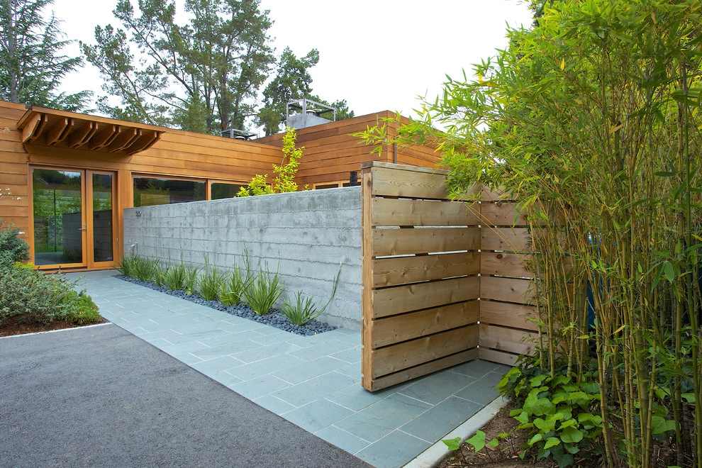 Contemporary Ranch House by Terra Ferma Landscapes - Photo 4
