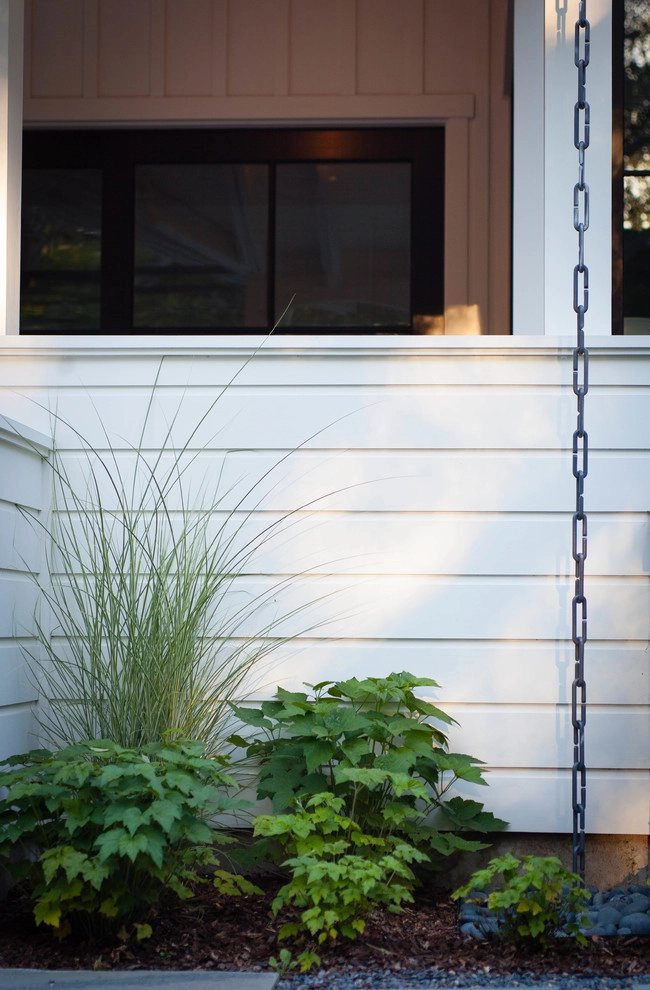 Modern Farmhouse by Terra Ferma Landscapes - Photo 7