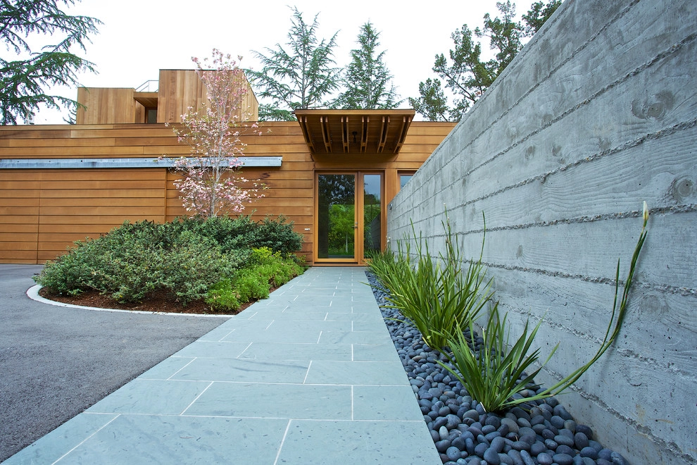 Contemporary Ranch House by Terra Ferma Landscapes - Photo 3