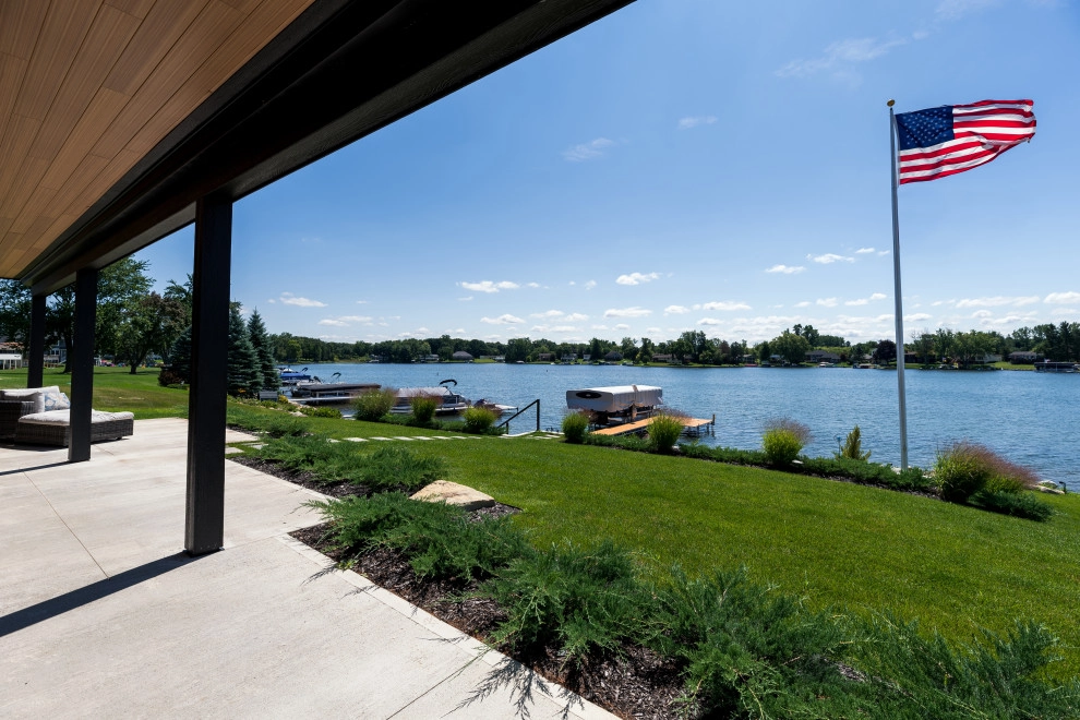 Lake Columbia Modern Lakefront Landscape by TERRAFIRMA Landscape - Photo 12