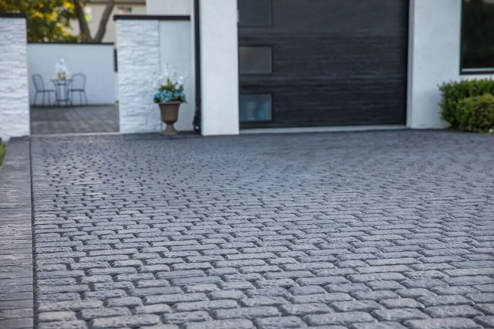 Brower Avenue Entrance by Cambridge Pavingstones With ArmorTec - Photo 4