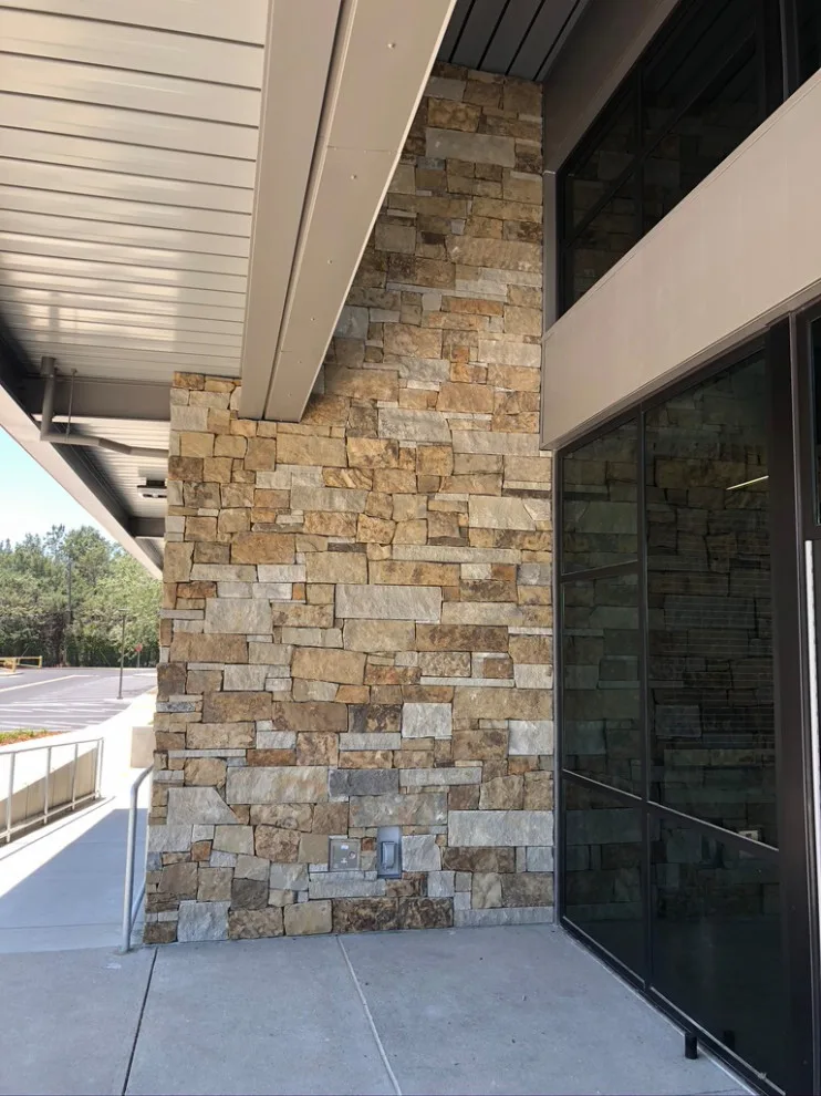 ROBLE HIGH SCHOOL CASA by Kő Natural Stone - Photo 4