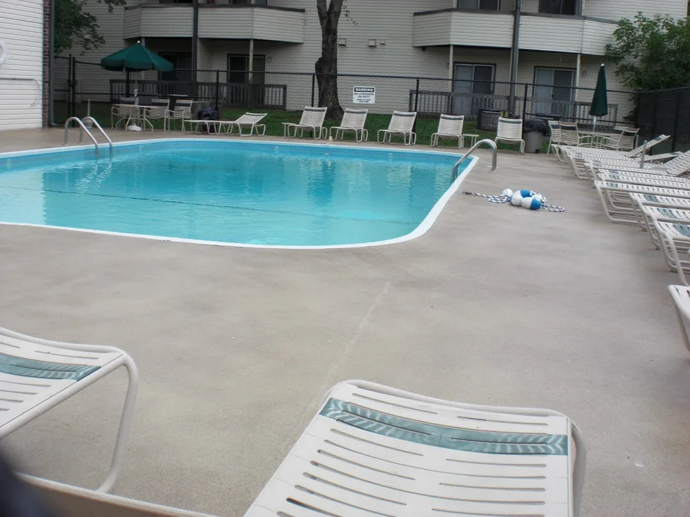 Concrete Repair Specialist - Photo 8