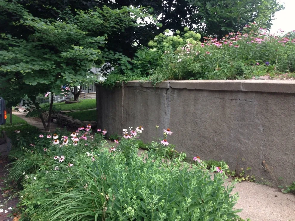 Stone Retaining Wall with Cobblestones by Markuson Mark III Construction - Photo 4