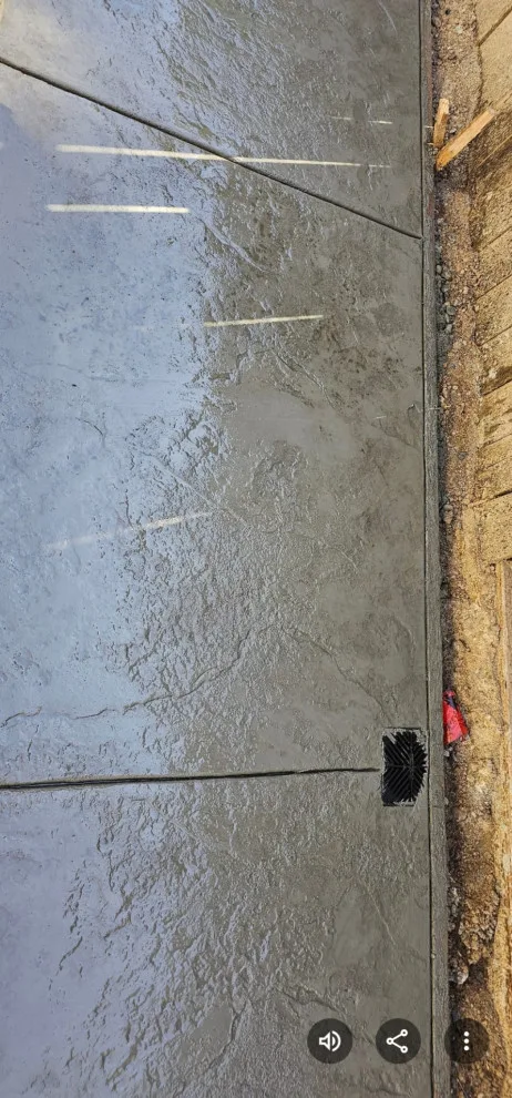 Driveway Concrete Renewal and Flatwork Services by Valdivia's Concrete - Photo 3