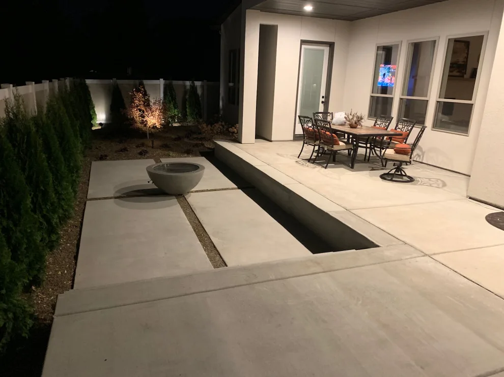 Modern Concrete And Design - Photo 9