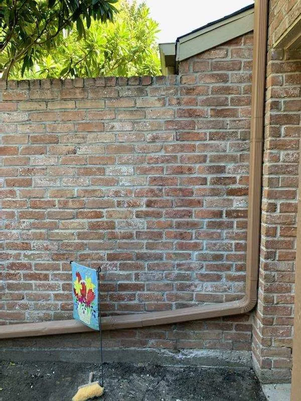 Fractures by Brick Restoration - Photo 2