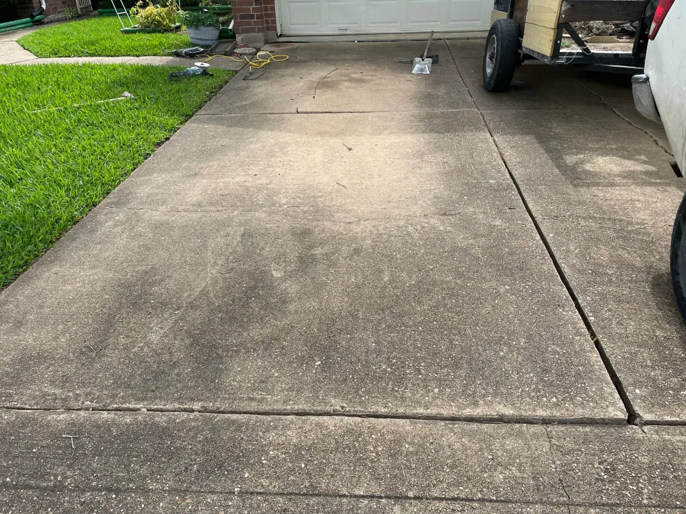 Entryway by Flores Concrete - Photo 16