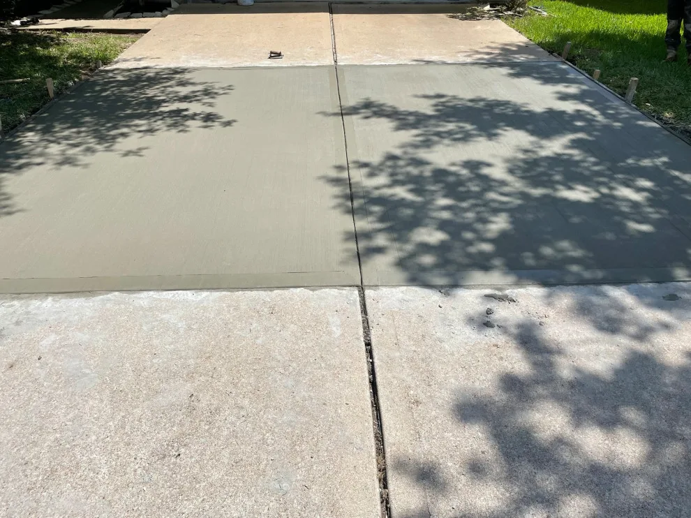 Entryway by Flores Concrete - Photo 13