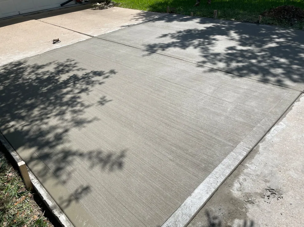 Entryway by Flores Concrete - Photo 42