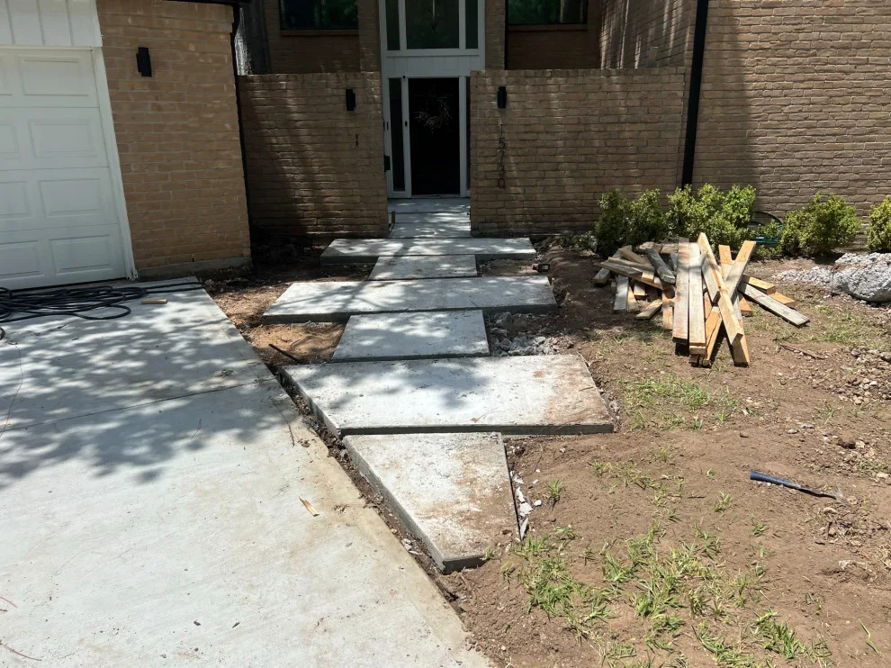 Entryway by Flores Concrete - Photo 36