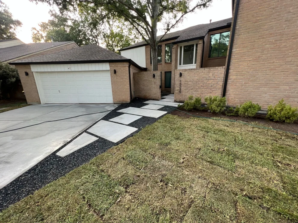 Entryway by Flores Concrete - Photo 45