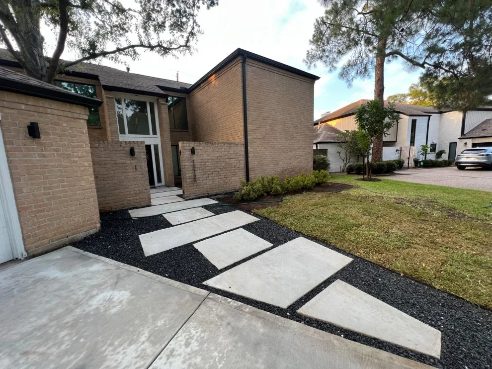 Entryway by Flores Concrete - Photo 8