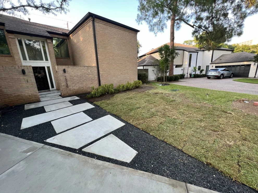 Entryway by Flores Concrete - Photo 46