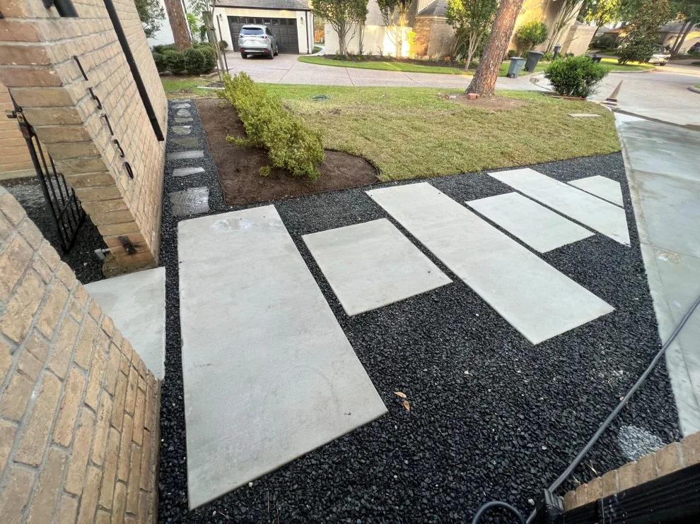 Entryway by Flores Concrete - Photo 2