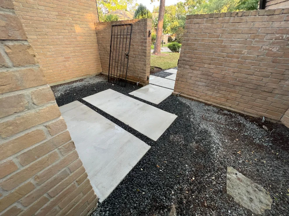 Entryway by Flores Concrete - Photo 34