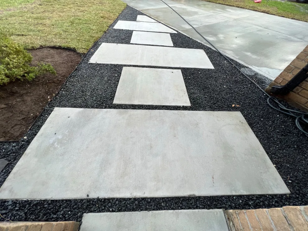 Entryway by Flores Concrete - Photo 22