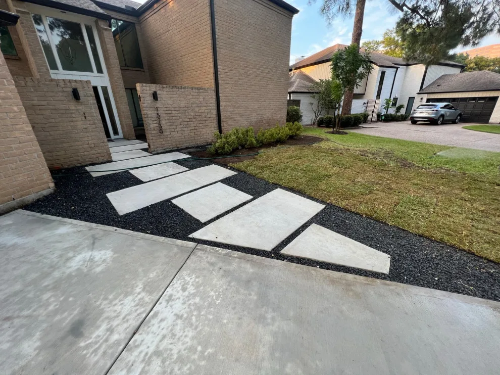 Entryway by Flores Concrete - Photo 9
