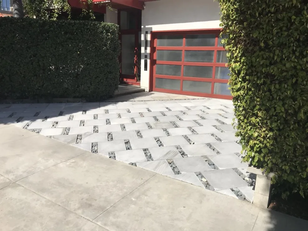 Entrances by EHD Builders - Photo 10