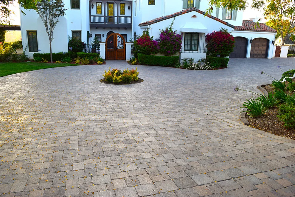 Entrances by Coyote Pavers & Stone - Photo 15