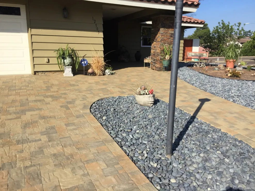 Entrances by Coyote Pavers & Stone - Photo 10
