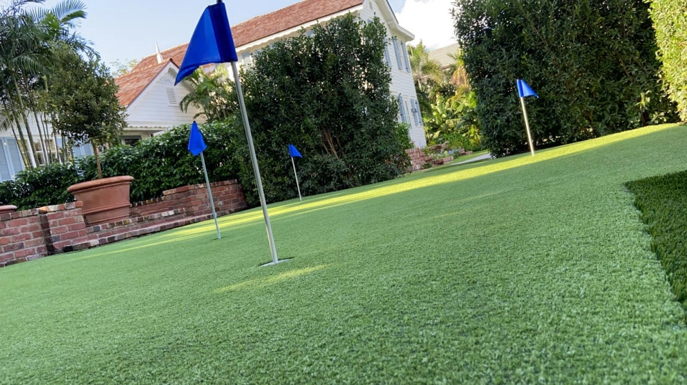 PUTTING GREEN WITH ARTIFICIAL TURF by The Landscaping People, Inc. - Photo 12