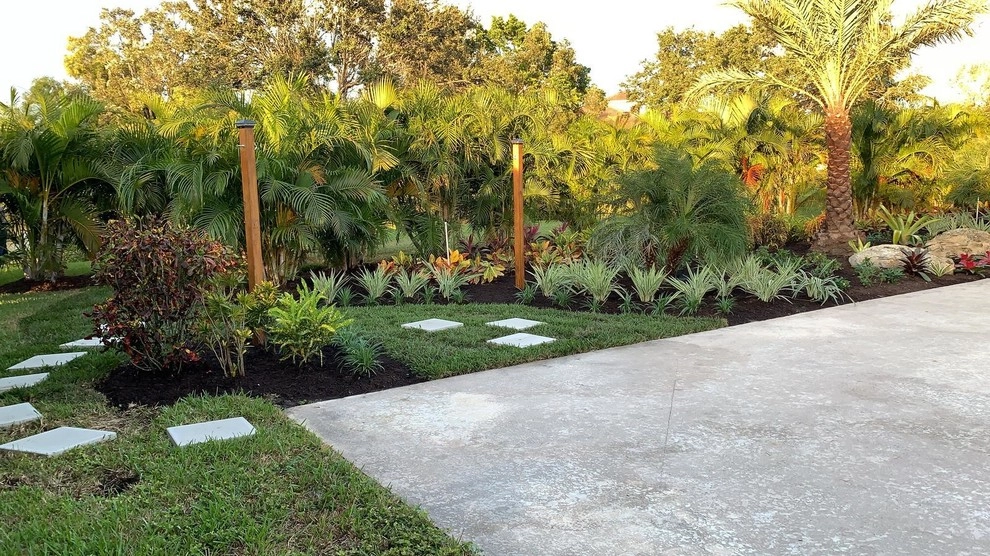 De Carlo Backyard by The Landscaping People, Inc. - Photo 5