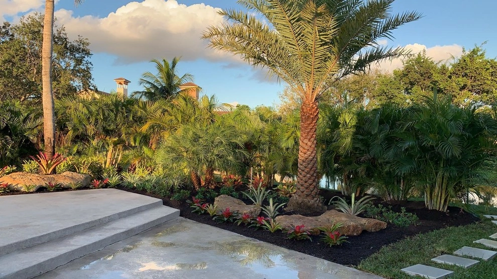 De Carlo Backyard by The Landscaping People, Inc. - Photo 7