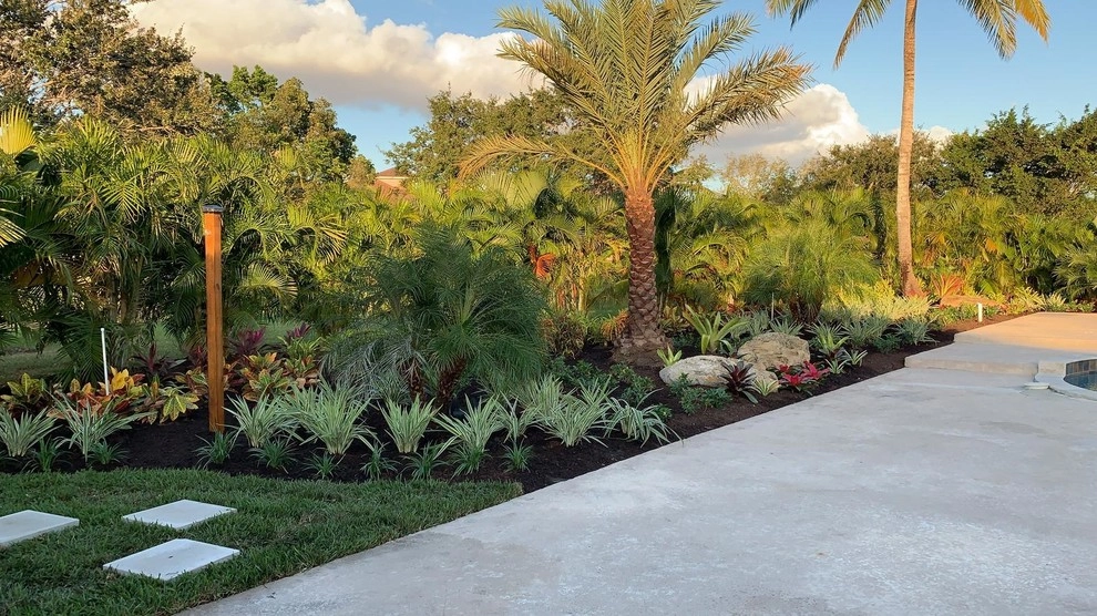 De Carlo Backyard by The Landscaping People, Inc. - Photo 6