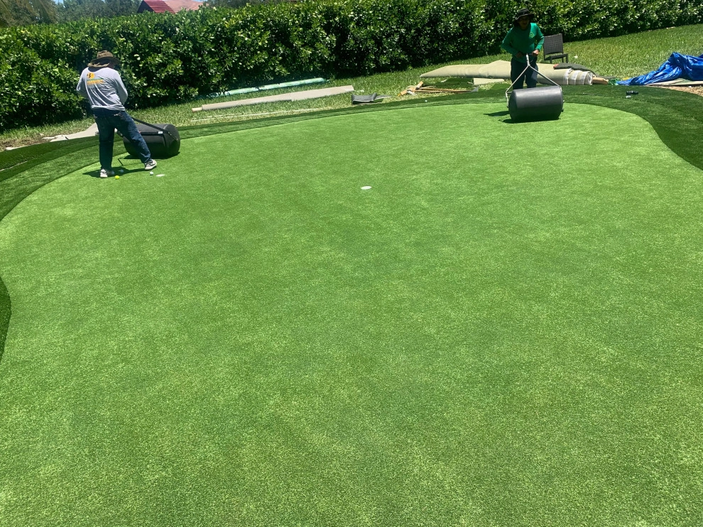 PRIVATE BACKYARD CELEBRITY GREENS PUTTING GREEN by The Landscaping People, Inc. - Photo 8