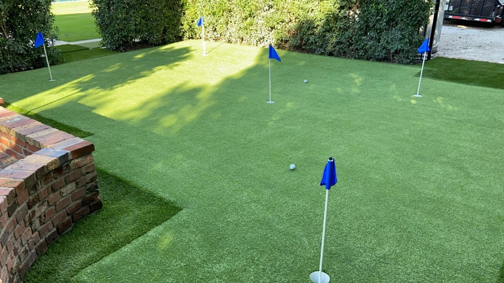 PUTTING GREEN WITH ARTIFICIAL TURF by The Landscaping People, Inc. - Photo 2