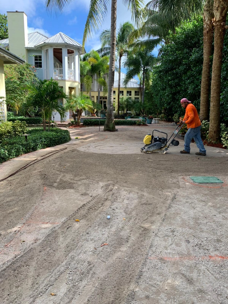 BACKYARD PUTTING GREEN by The Landscaping People, Inc. - Photo 2