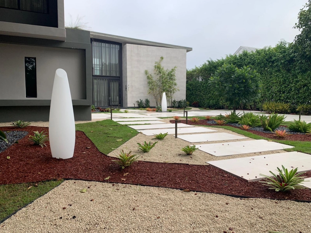 BAYPOINT House - Frontyard by The Landscaping People, Inc. - Photo 12
