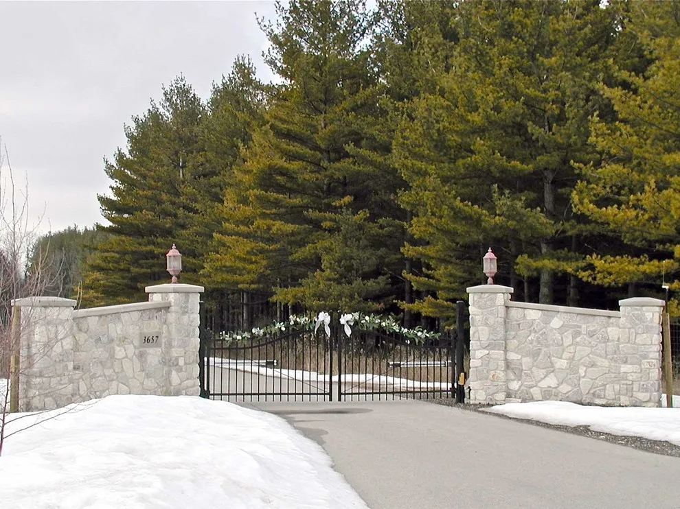 Gate Posts by Dale Anderson Masonry - Photo 4