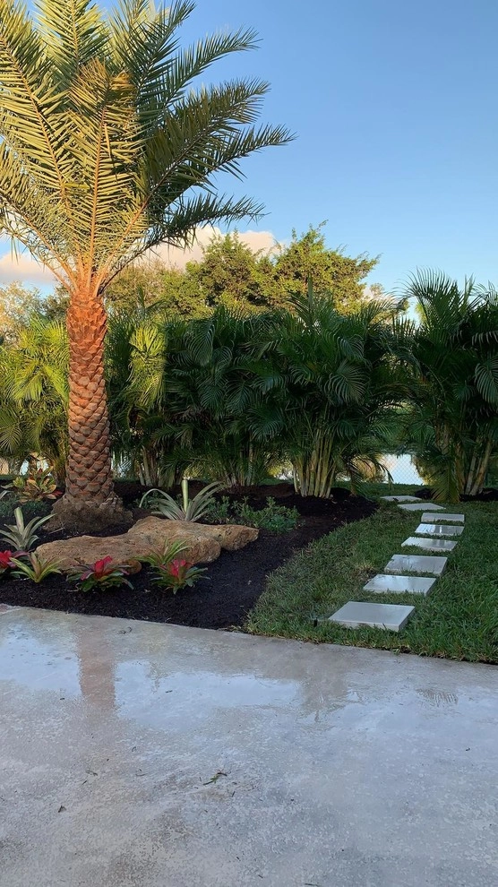 De Carlo Backyard by The Landscaping People, Inc. - Photo 8