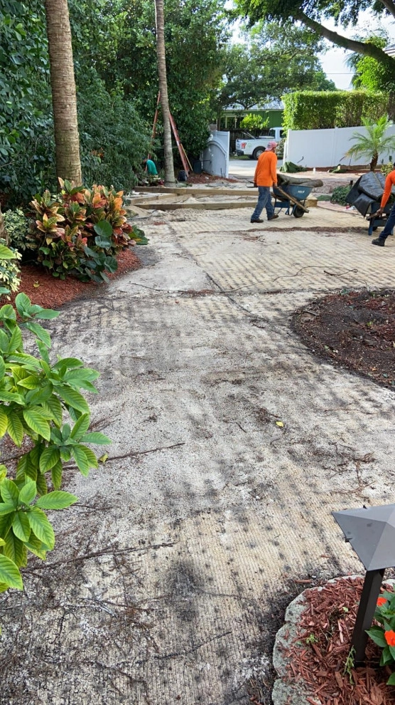 BACKYARD PUTTING GREEN by The Landscaping People, Inc. - Photo 7