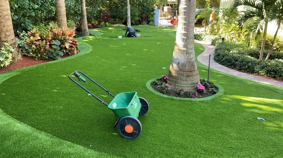 BACKYARD PUTTING GREEN by The Landscaping People, Inc. - Photo 17