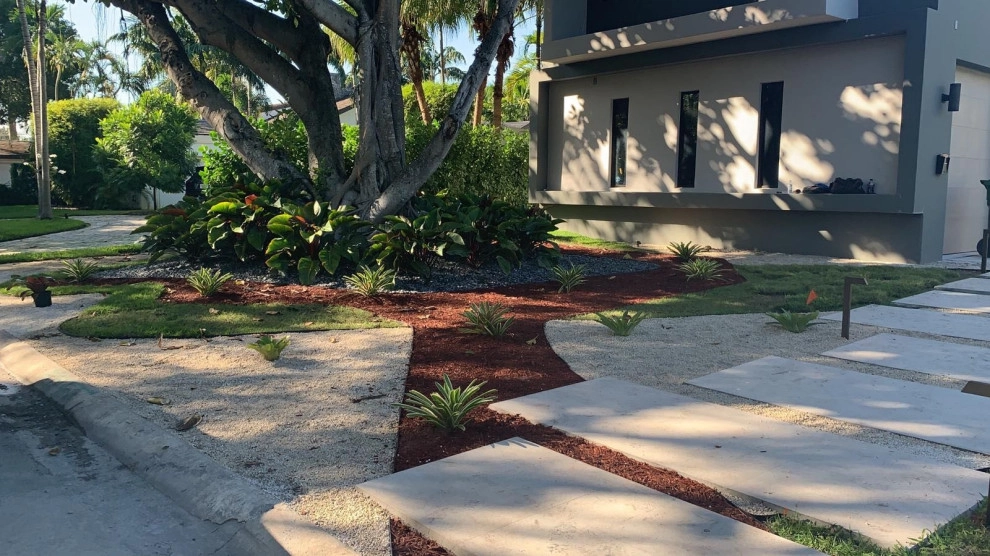 BAYPOINT House - Frontyard by The Landscaping People, Inc. - Photo 2