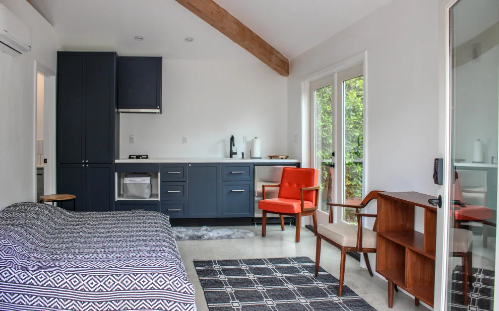 Contemporary Accessory Dwelling Unit in Los Angeles by EHD Builders - Photo 13