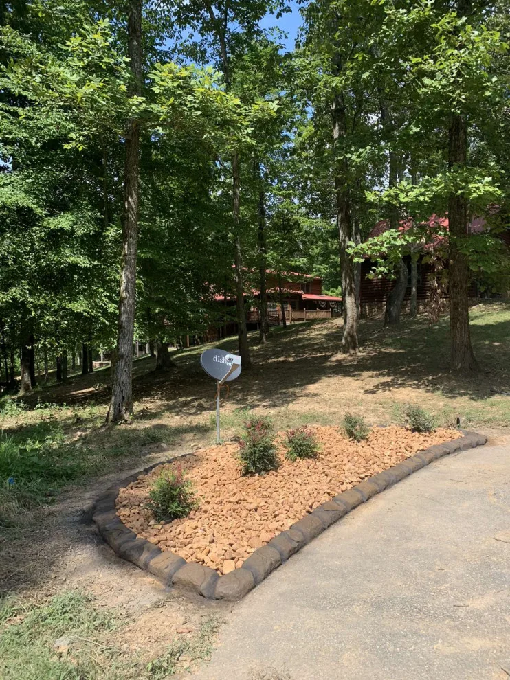 3:23 Custom Curbing - Photo 3