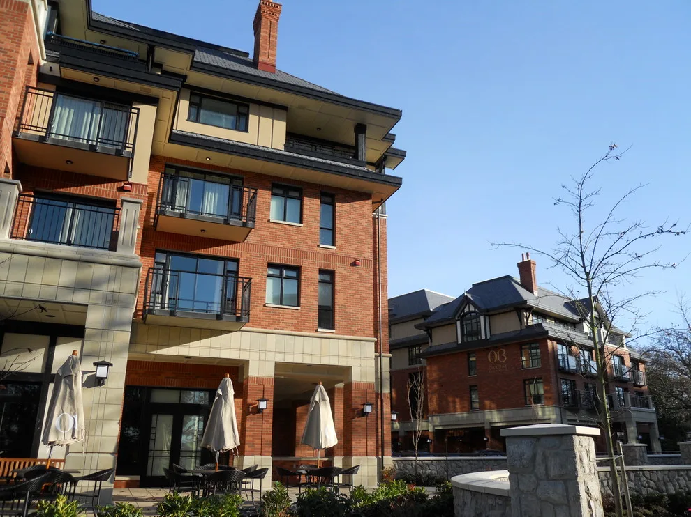 Oak Bay Coastal Resort by Brock White Construction Materials - Photo 15