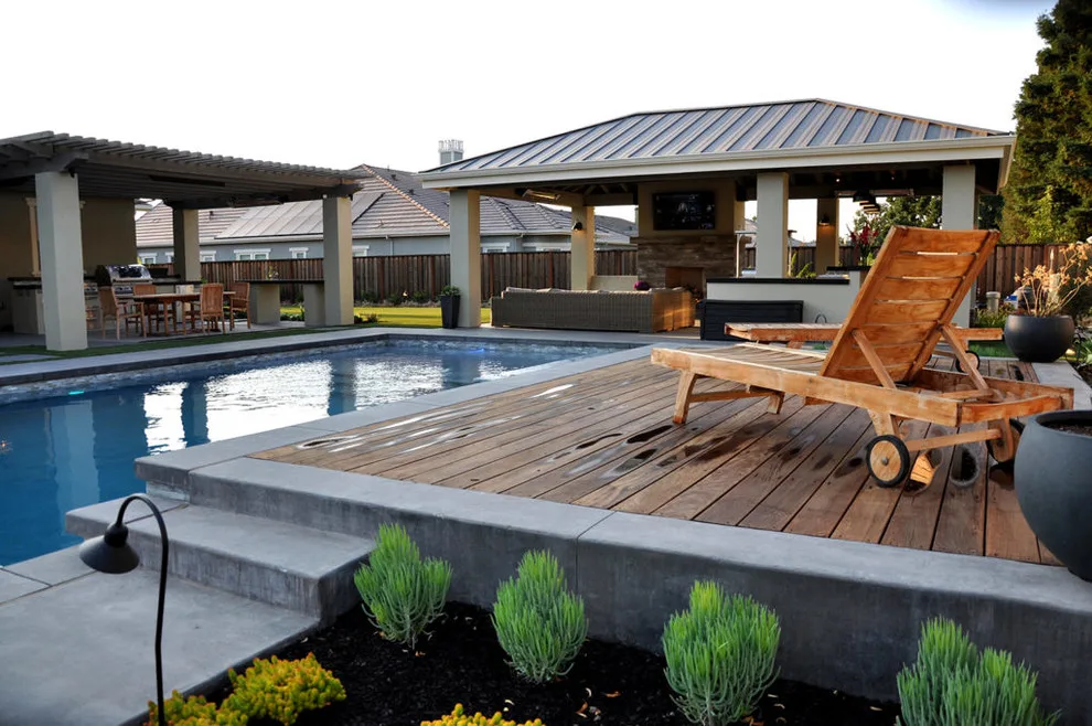Pleasanton outdoor fire feature, kitchen seating wall, and bar area by East Bay Masonry - Photo 3