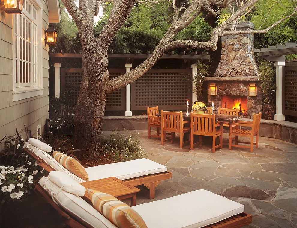 Exterior Fire Pits by Spoor Masonry, Inc - Photo 4