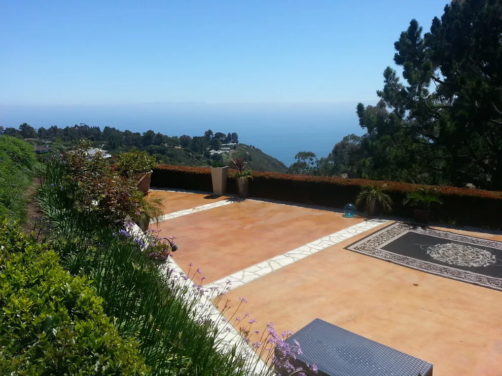 Palo Verdes Peninsula Swimming Pool Deck by Modern Concrete Surfaces - Photo 6