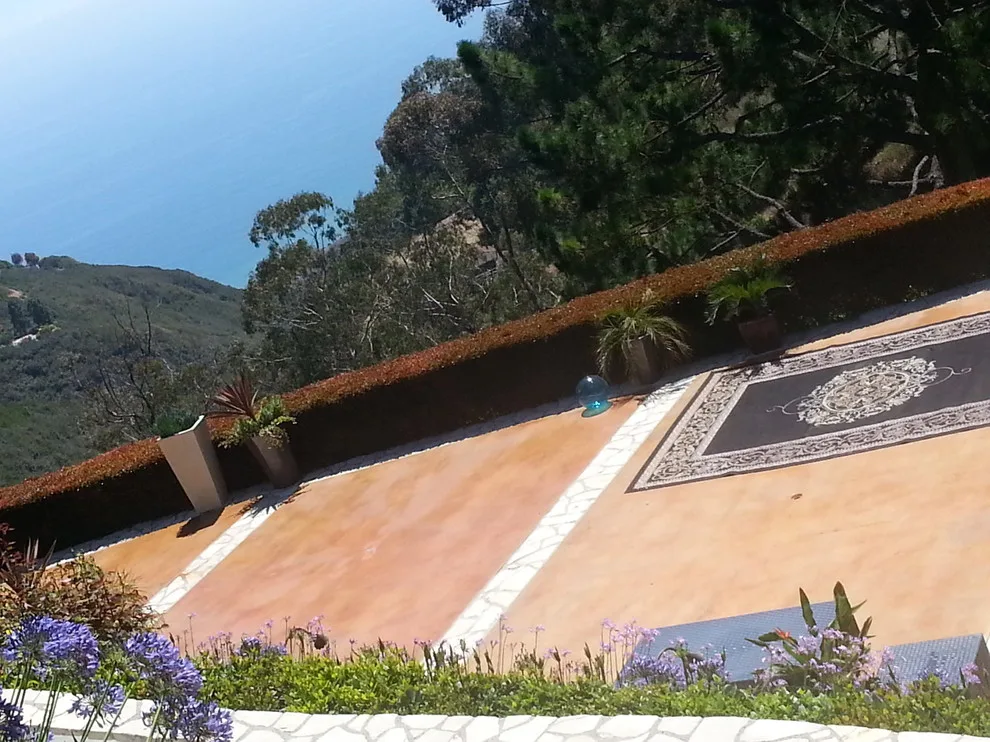 Palo Verdes Peninsula Swimming Pool Deck by Modern Concrete Surfaces - Photo 3