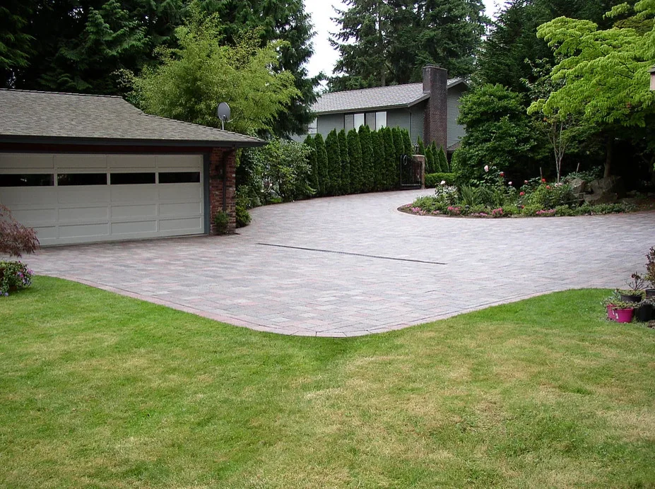 CD Paver Management - Photo 3