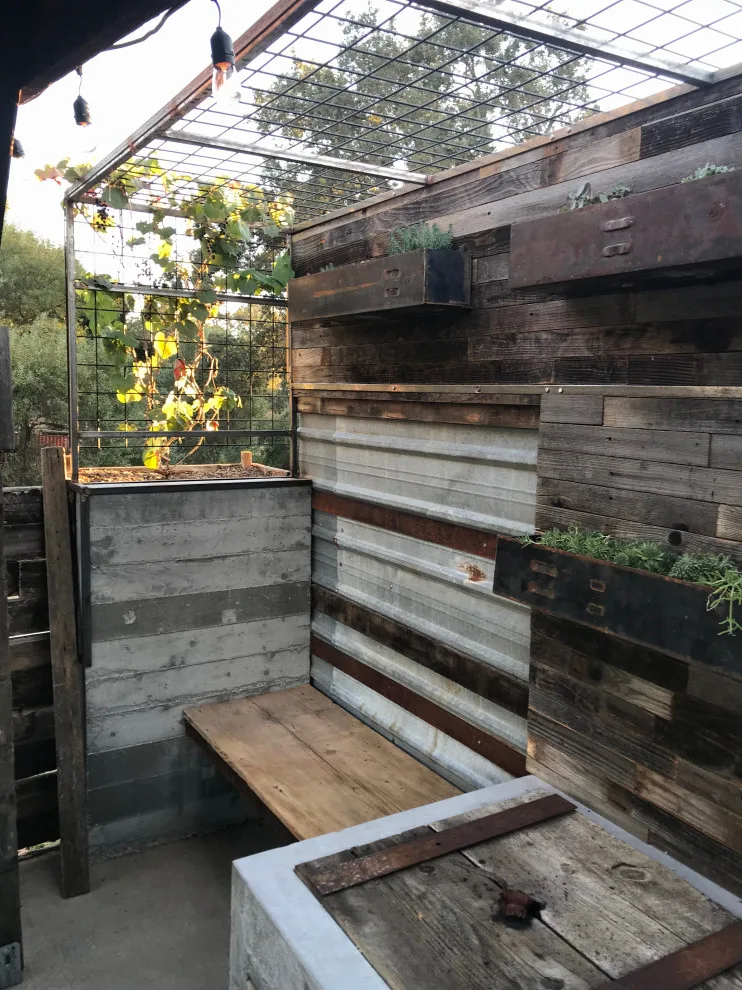 REPURPOSE WOOD, CONCRETE, AND STEEL by Slocrete - Photo 4
