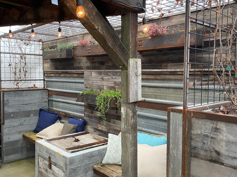 REPURPOSE WOOD, CONCRETE, AND STEEL by Slocrete - Photo 13